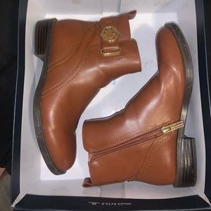 Tommy Hilfiger brown boots